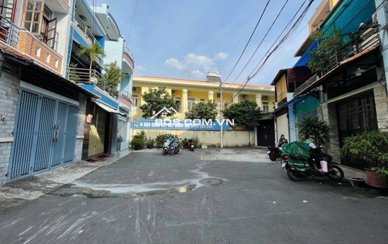 Hẻm 8m, Sân rộng, Xe Hơi đậu, Đường Quang Trung, P10, 71m2, 4 tầng, 6 PN chỉ hơn 8 Tỷ